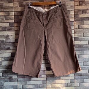 Vintage Old Navy Women's Brown Capri’s size 18